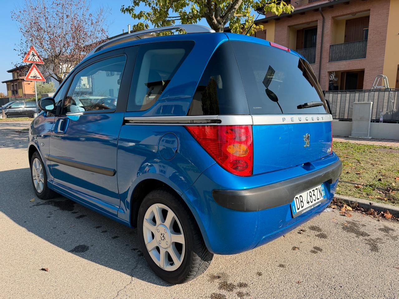 Peugeot 1007 1.4 Happy