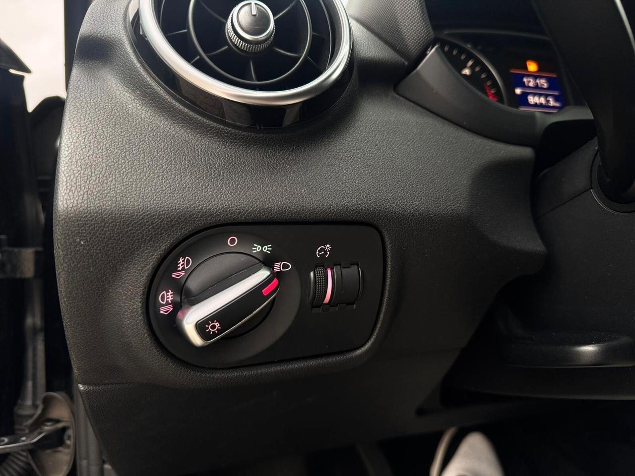 Audi A1 S-LINE 1.6 TDI 2011 NEOPATENTATI