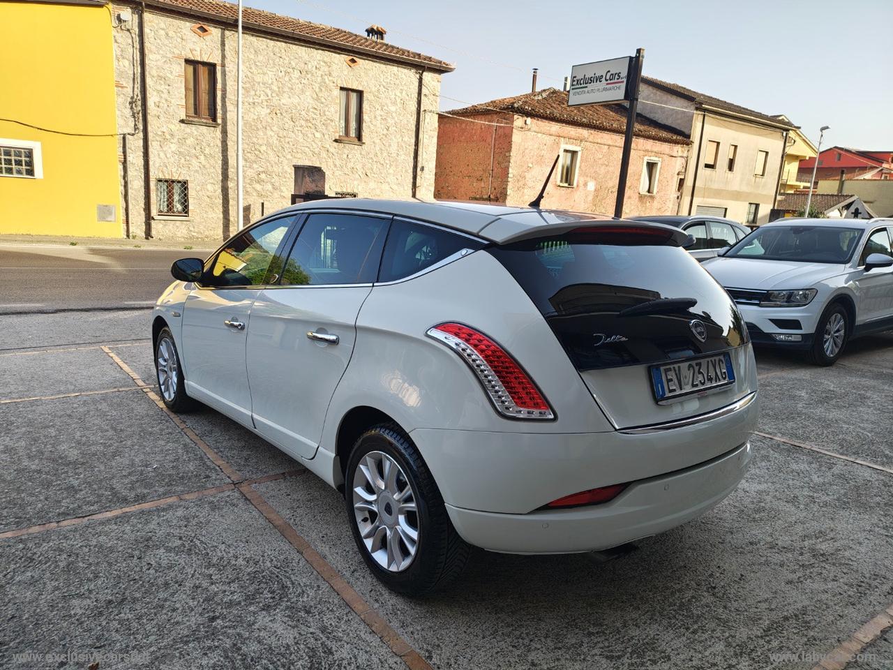 LANCIA Delta 1.6 MJT 105 CV Silver