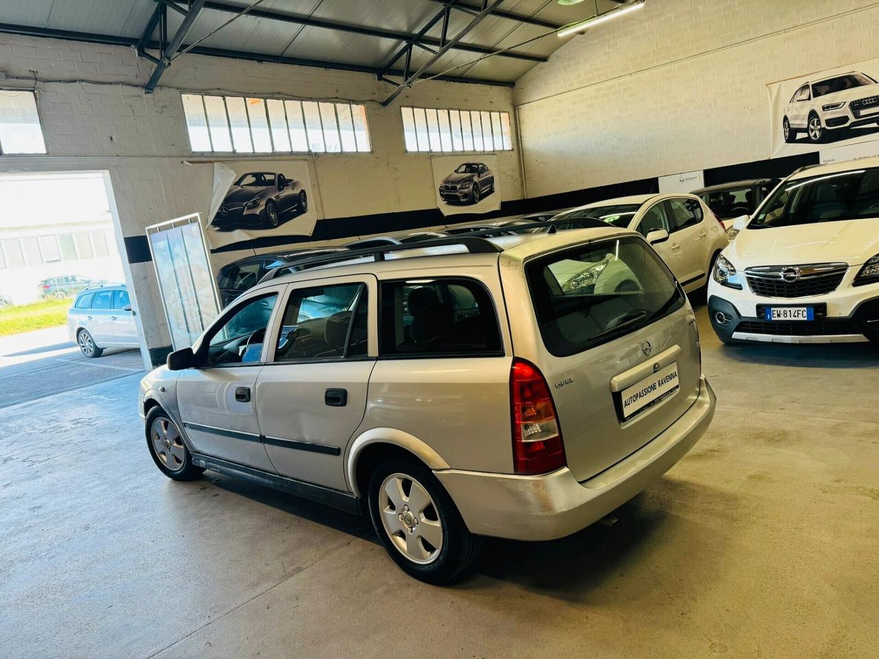 Opel Astra 1.6i 16V -- station wagon 90.000km