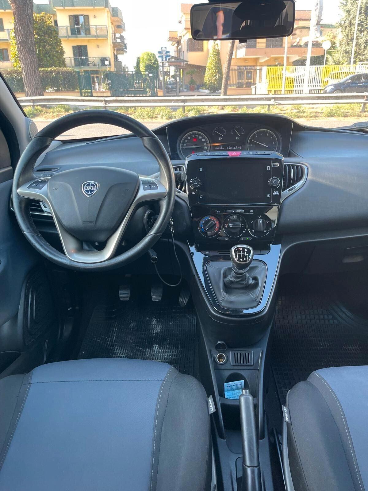 Lancia Ypsilon 1.0 FireFly 5 porte S&S Hybrid Ecochic Gold