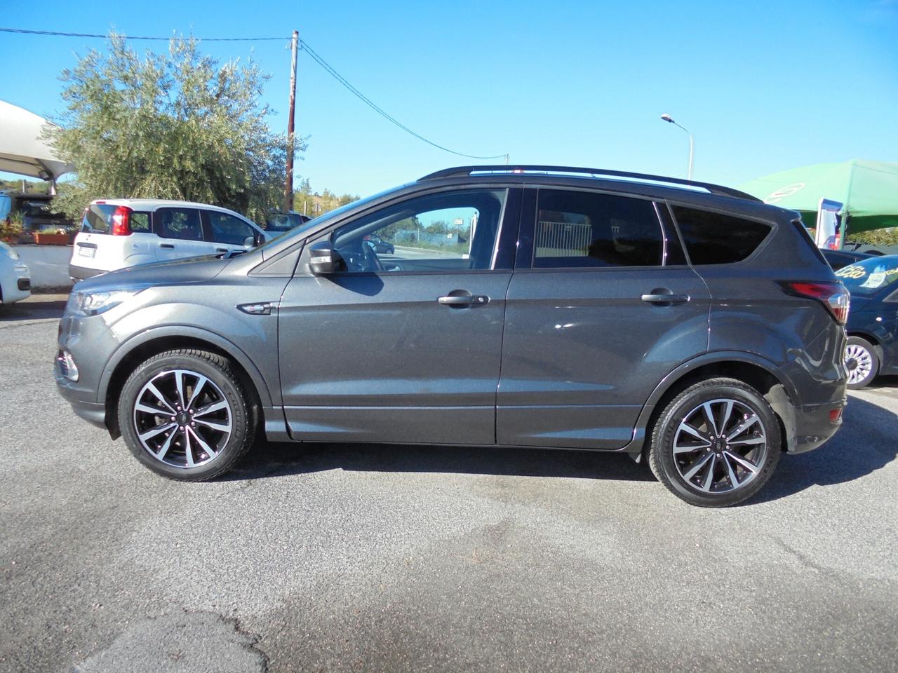 Ford Kuga 1.5 TDCI 120 CV S&S 2WD ST-Line