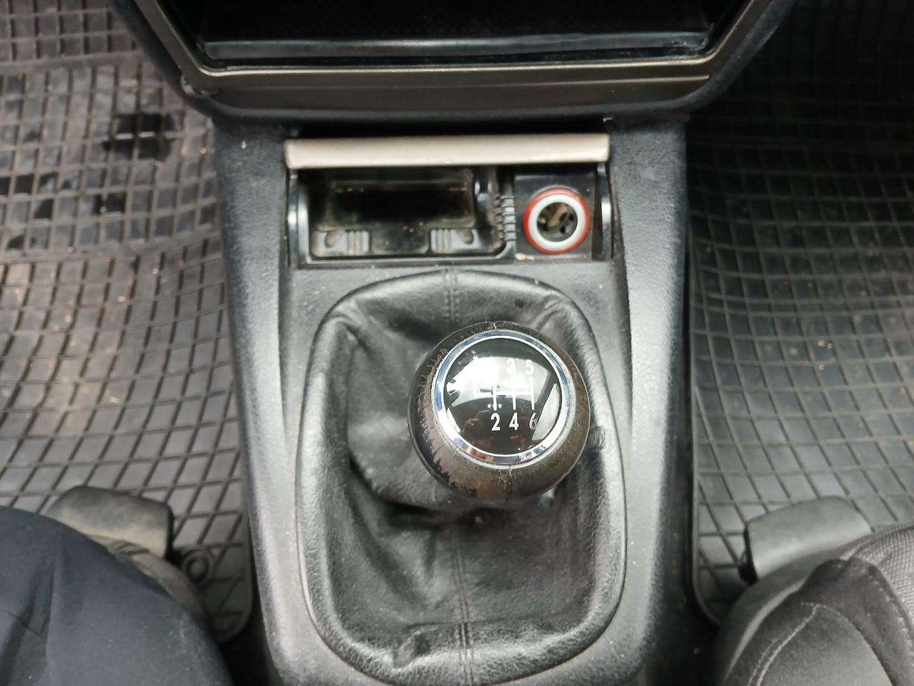 Volkswagen Passat 1.9 TDI 130CV BERLINA COMFORTLINE