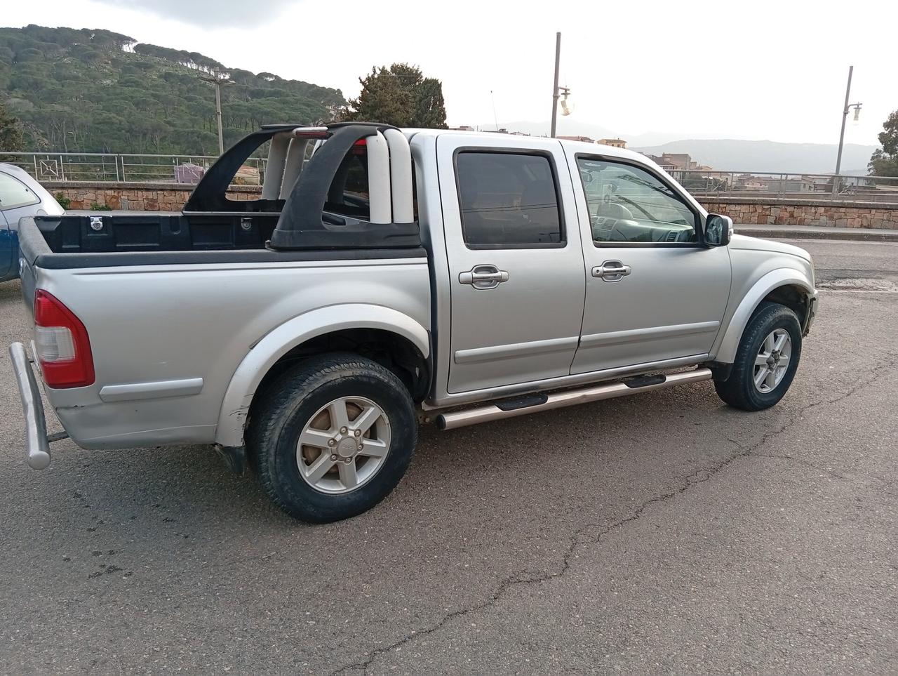 Isuzu D-Max 3.0 TD cat Space Cab 4WD Pick-up LS