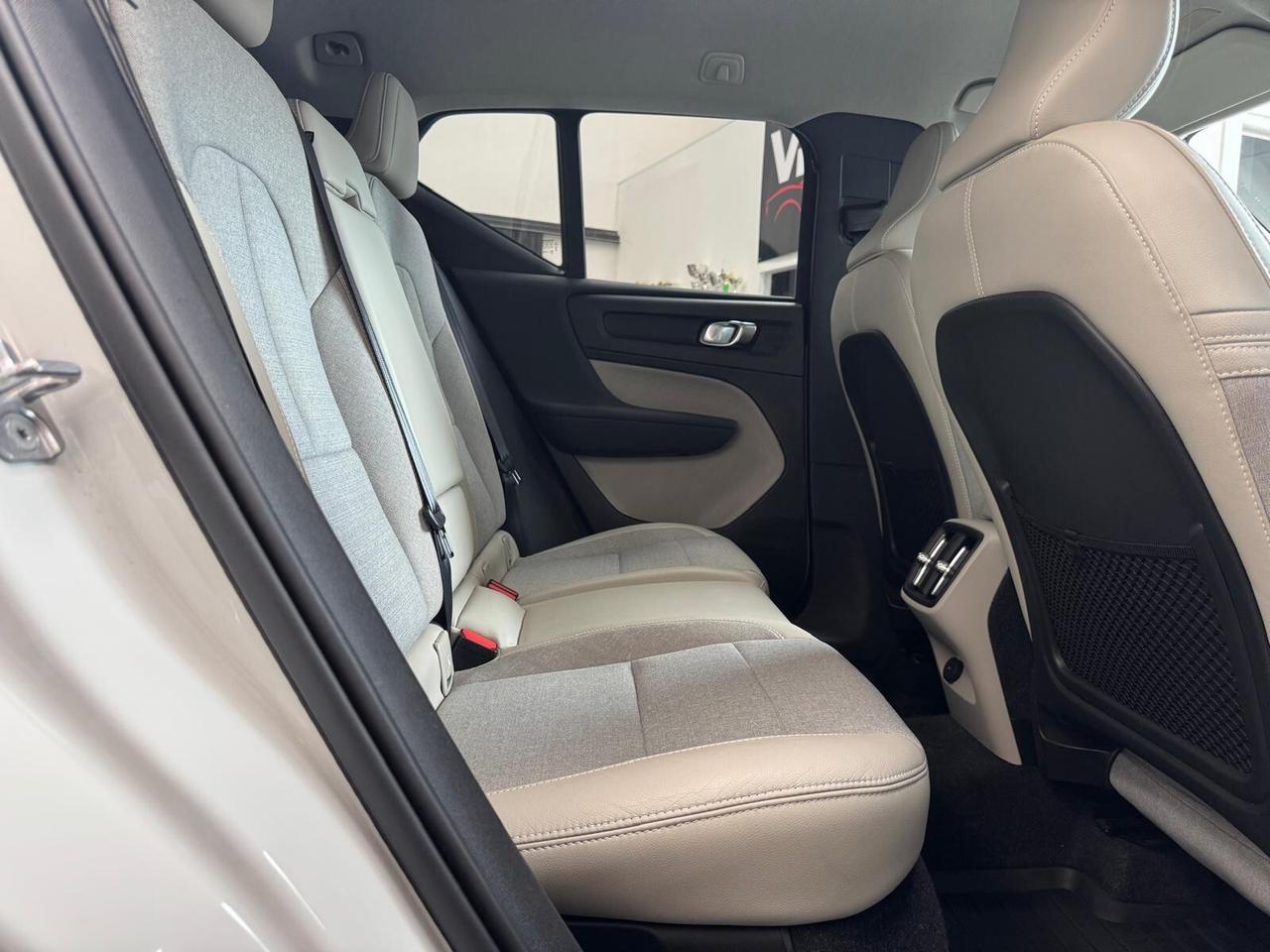 Volvo XC40 D4 AWD Geartronic Momentum