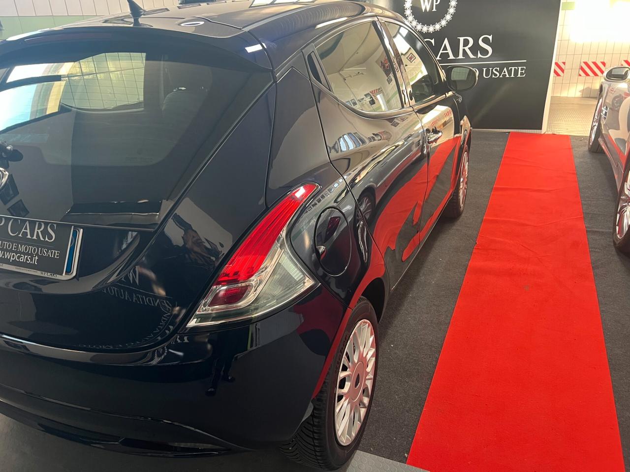 Lancia Ypsilon 1.2 69 CV 5 porte GPL Ecochic Silver