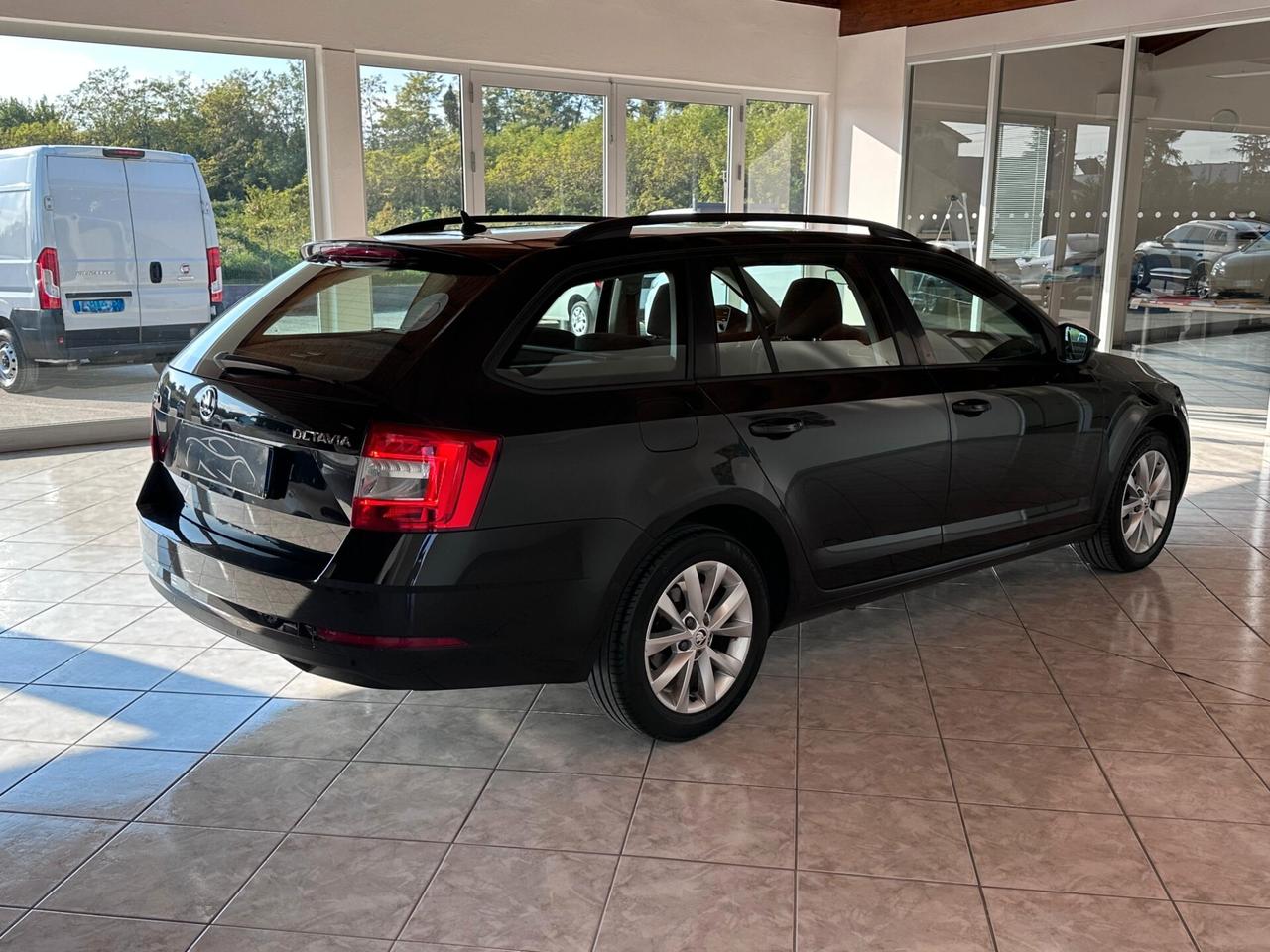 SKODA OCTAVIA 2020 1.6 TDI SCR 115 CV Wagon Ambition *UniProprietario