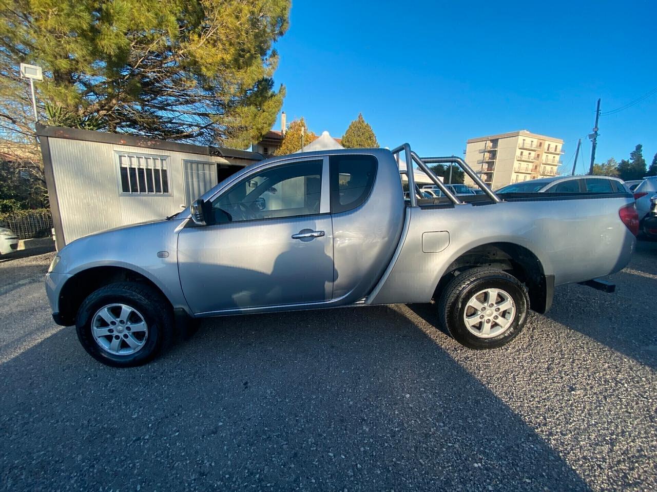 Mitsubishi L200 4 posti/Gancio ( Motore Nuovo)