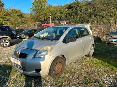 Toyota Yaris 1.0 5 porte