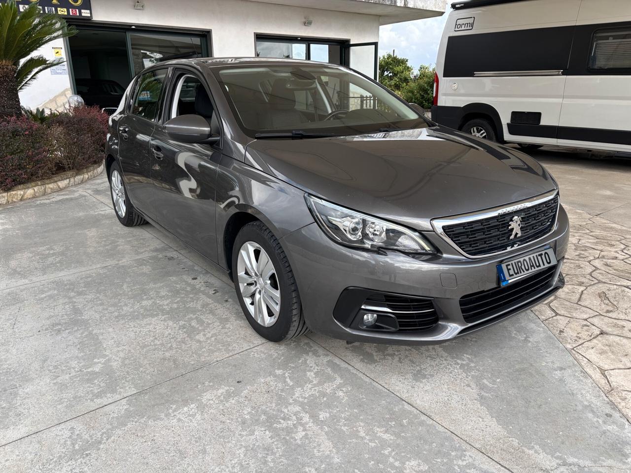 Peugeot 308 BlueHDi 130 S&S Business