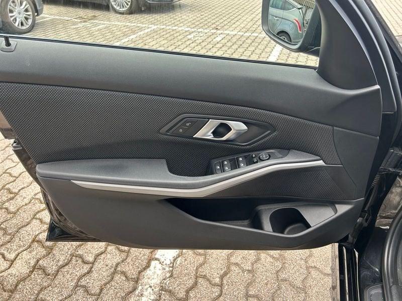 BMW Serie 3 320d mhev 48V xdrive auto