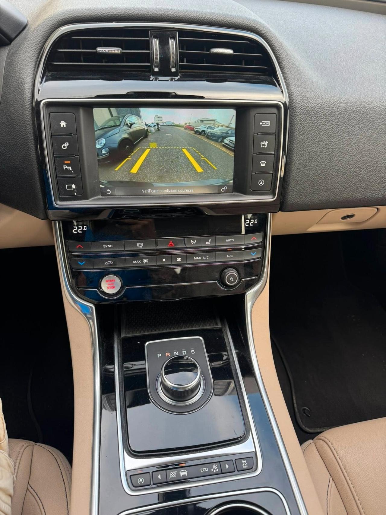 Jaguar XE 2.0 D 180 CV Portfolio