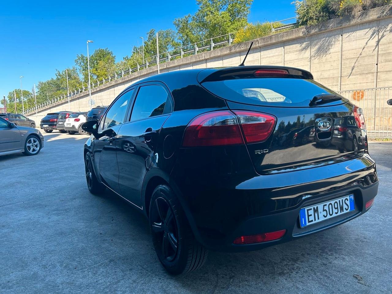 Kia Rio 1.1 CRDi WGT 5p. EX