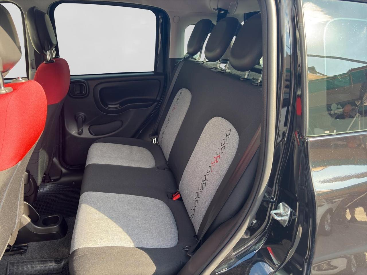 Fiat Panda 1.2 Lounge 69cv UConnect NEOPATENTATI