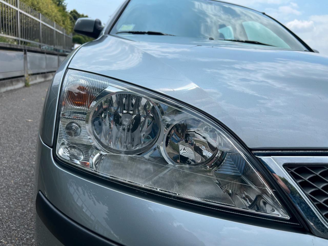 Ford Mondeo 2.0i 16V cat SW Ghia