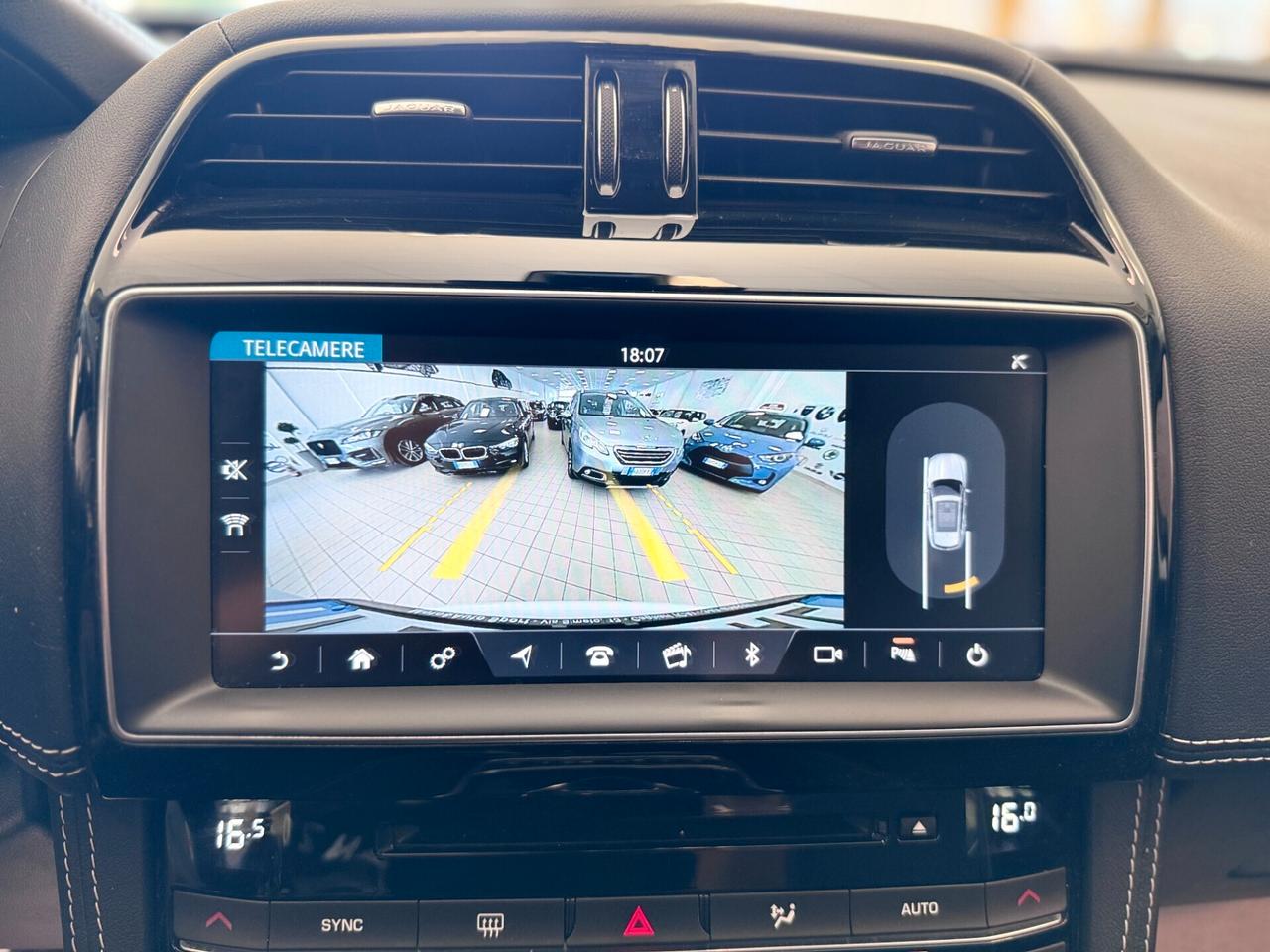 Jaguar F-Pace 2.0 D 180 CV AWD aut. R-Sport