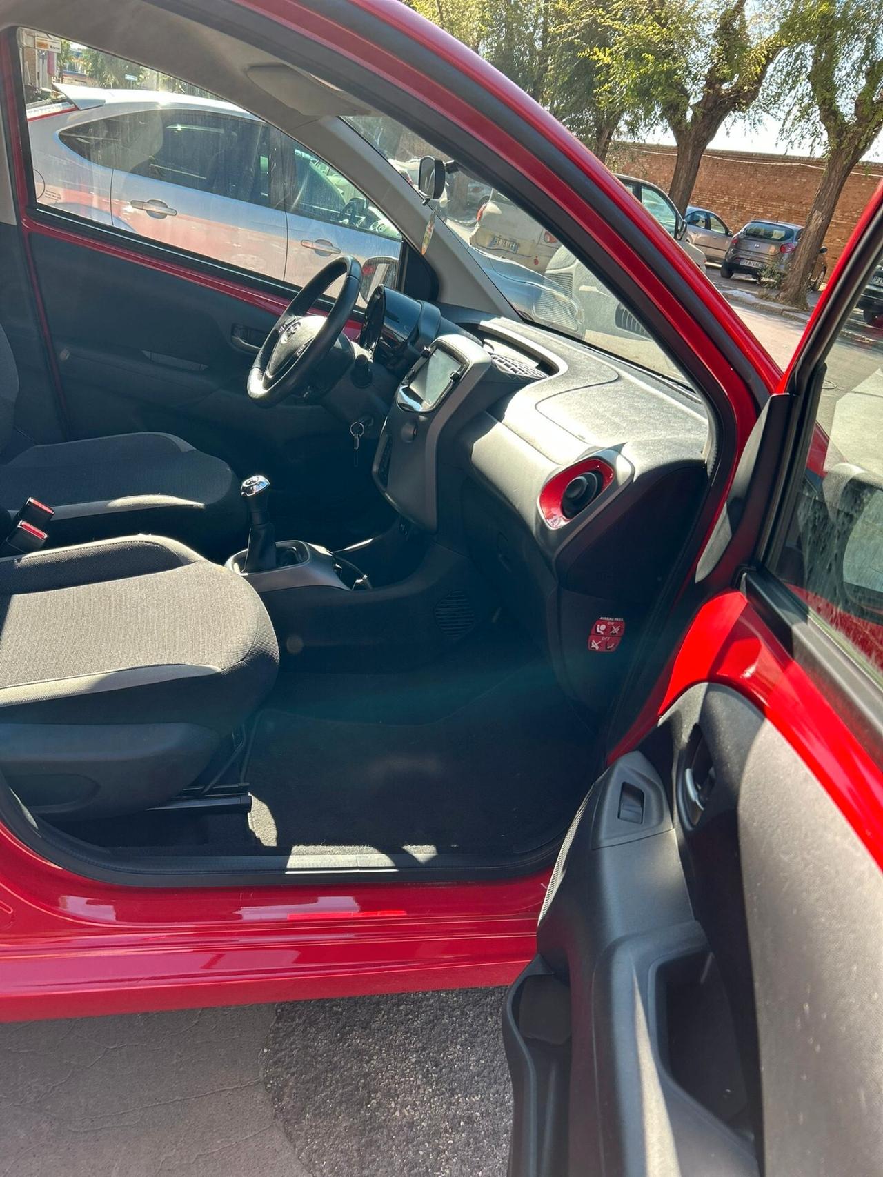 Toyota Aygo Connect 1.0 VVT-i 72 CV 5 porte x-clusiv