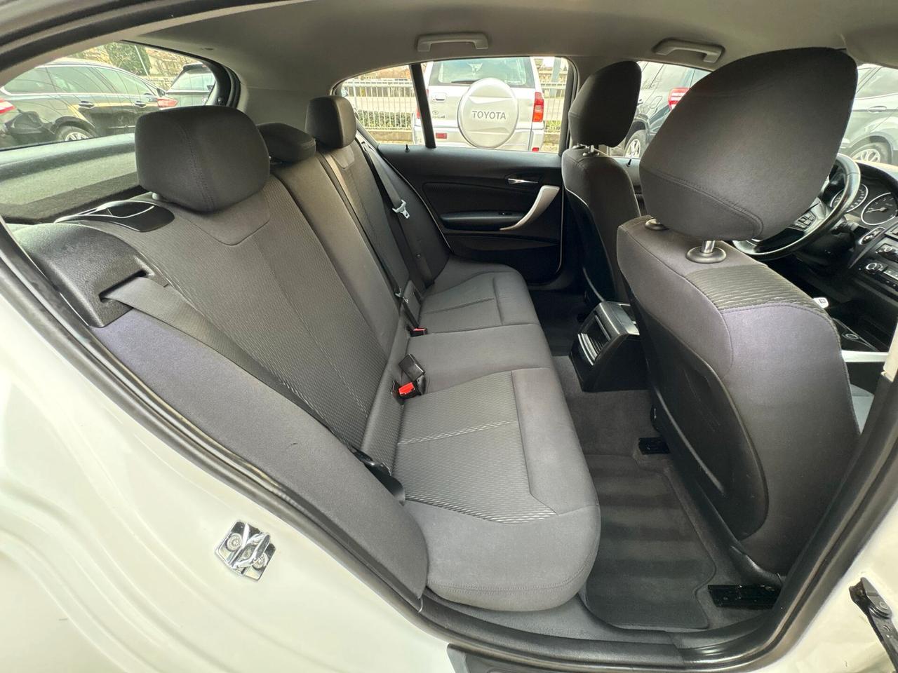 BMW SERIE 1 BENZINA AUTOMATICA SI A NEOPATENTATI