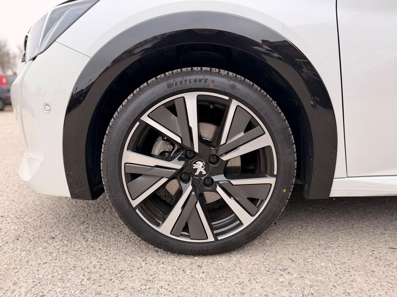 Peugeot 208 GT 1.2 PureTech 100 #8668