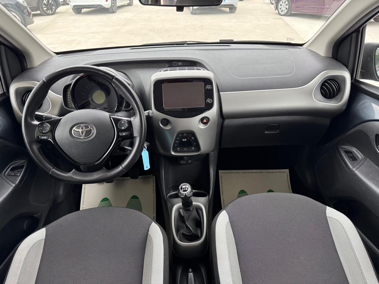 Toyota Aygo 1.0 VVT-i 69 CV 5 porte x-play