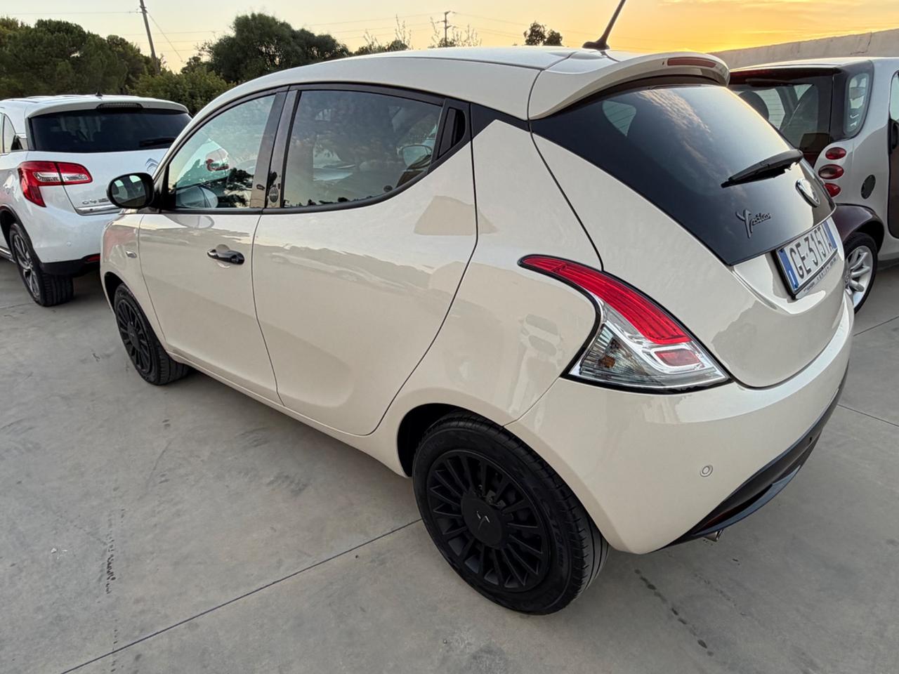 Lancia Ypsilon Hybrid 51 KW Ecochic Gold 2021
