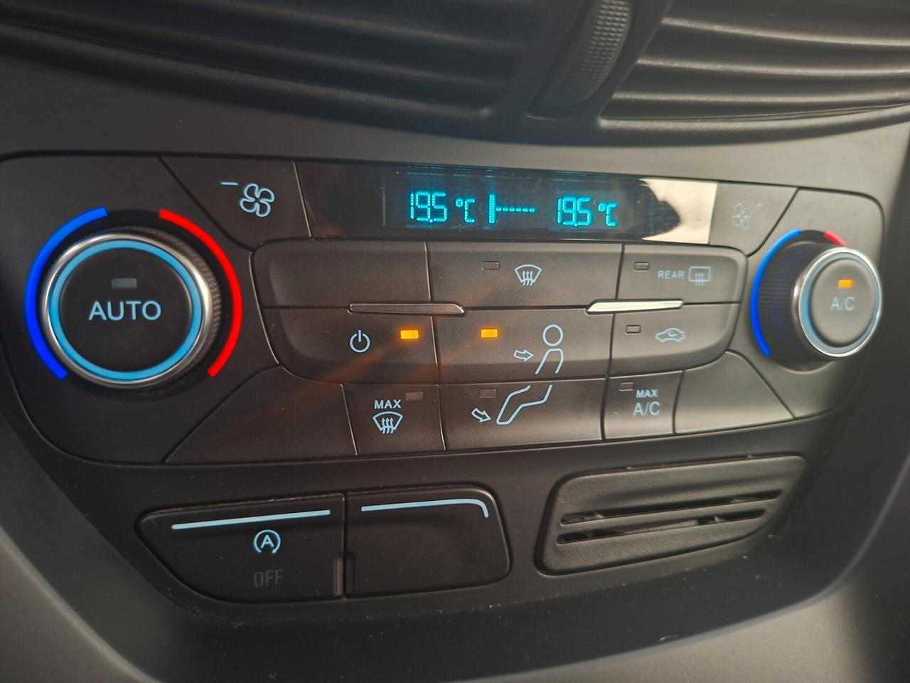 Ford Kuga 2.0 TDCI 120 CV Titanium*NAVI*LED*CRUISE