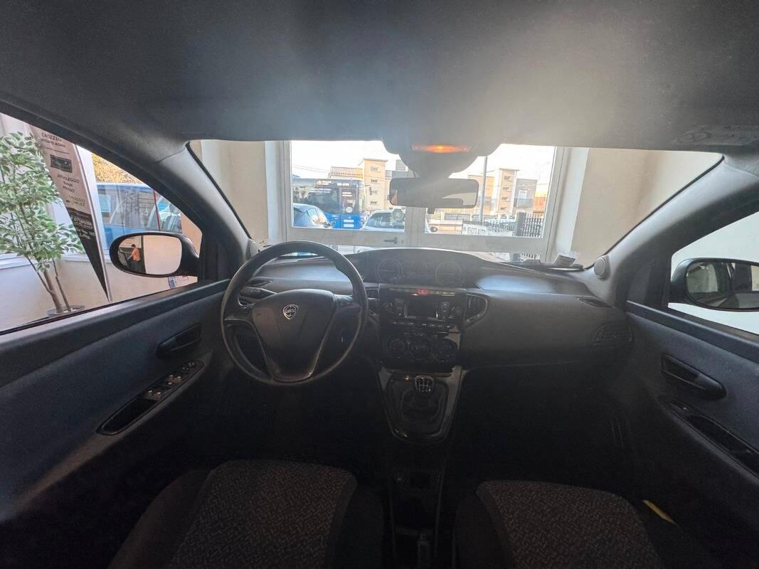 Lancia Ypsilon III 1.0 firefly hybrid Silver Plus s&s 70cv