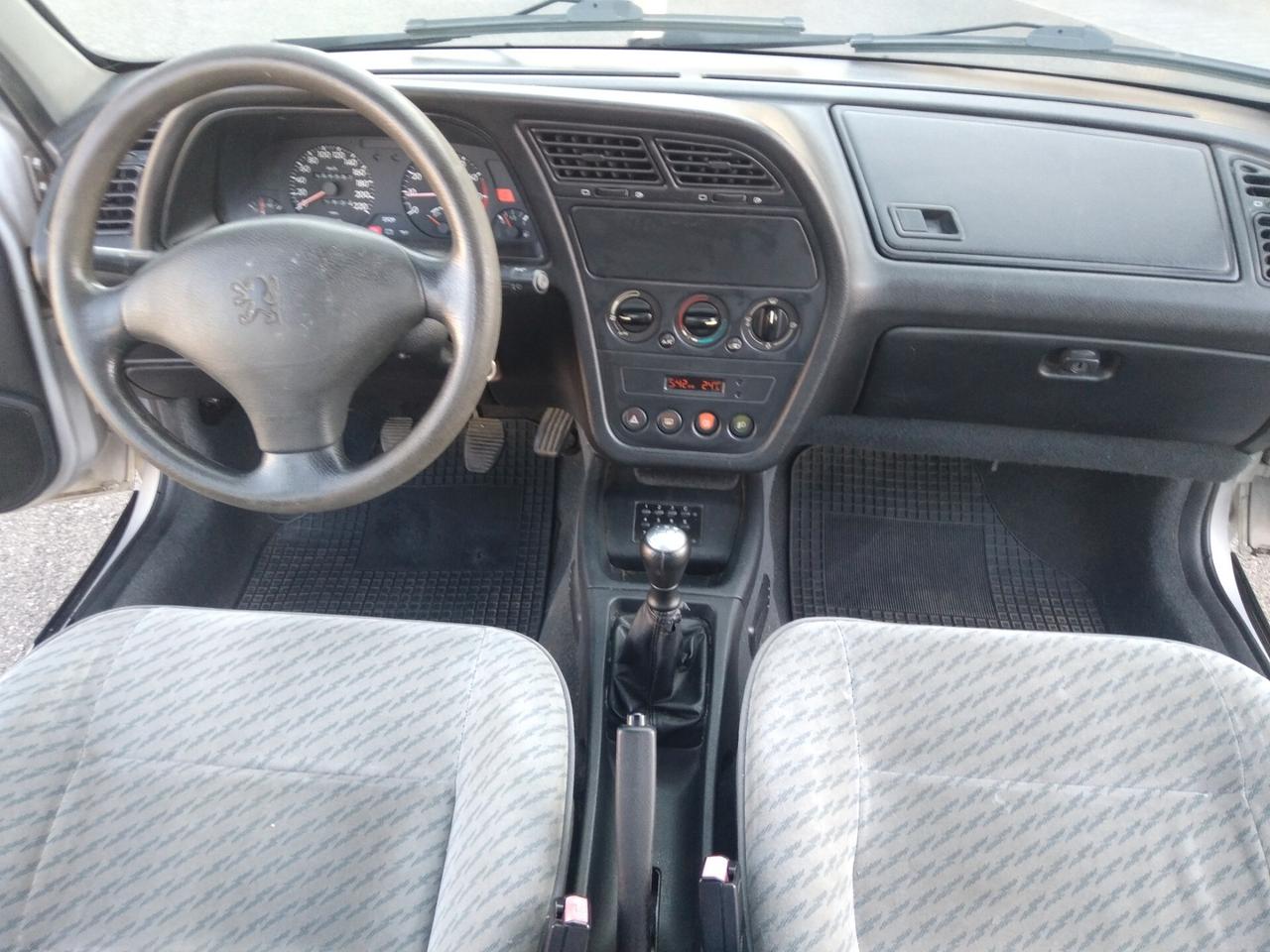 Peugeot 306 1.6i 88cv cat 5 porte XT x neopatentati