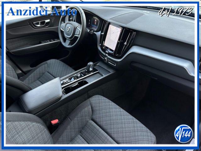 VOLVO XC60 B4 (d) AWD Geartronic Momentum Pro