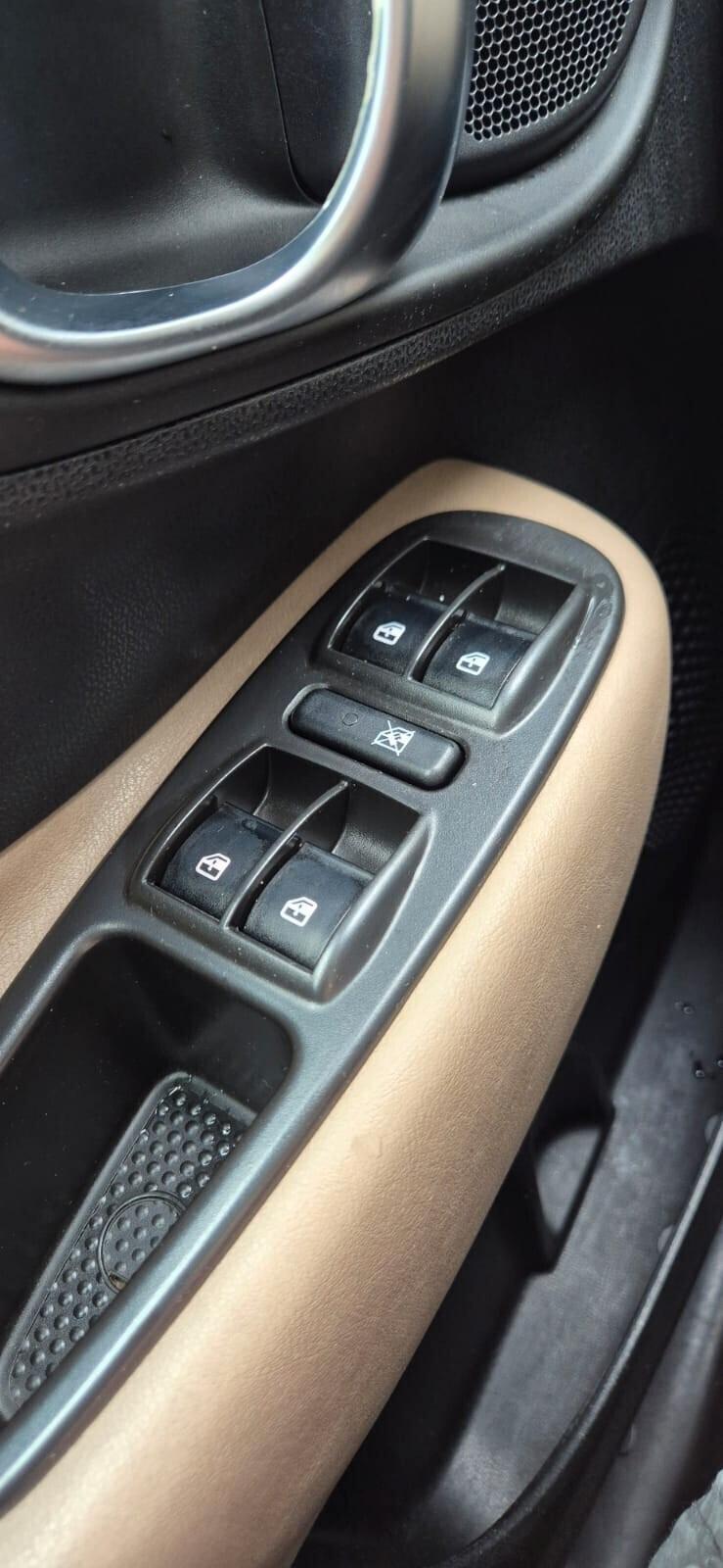 Fiat 500L 1.3 Multijet 85 CV Dualogic Lounge € 6.990