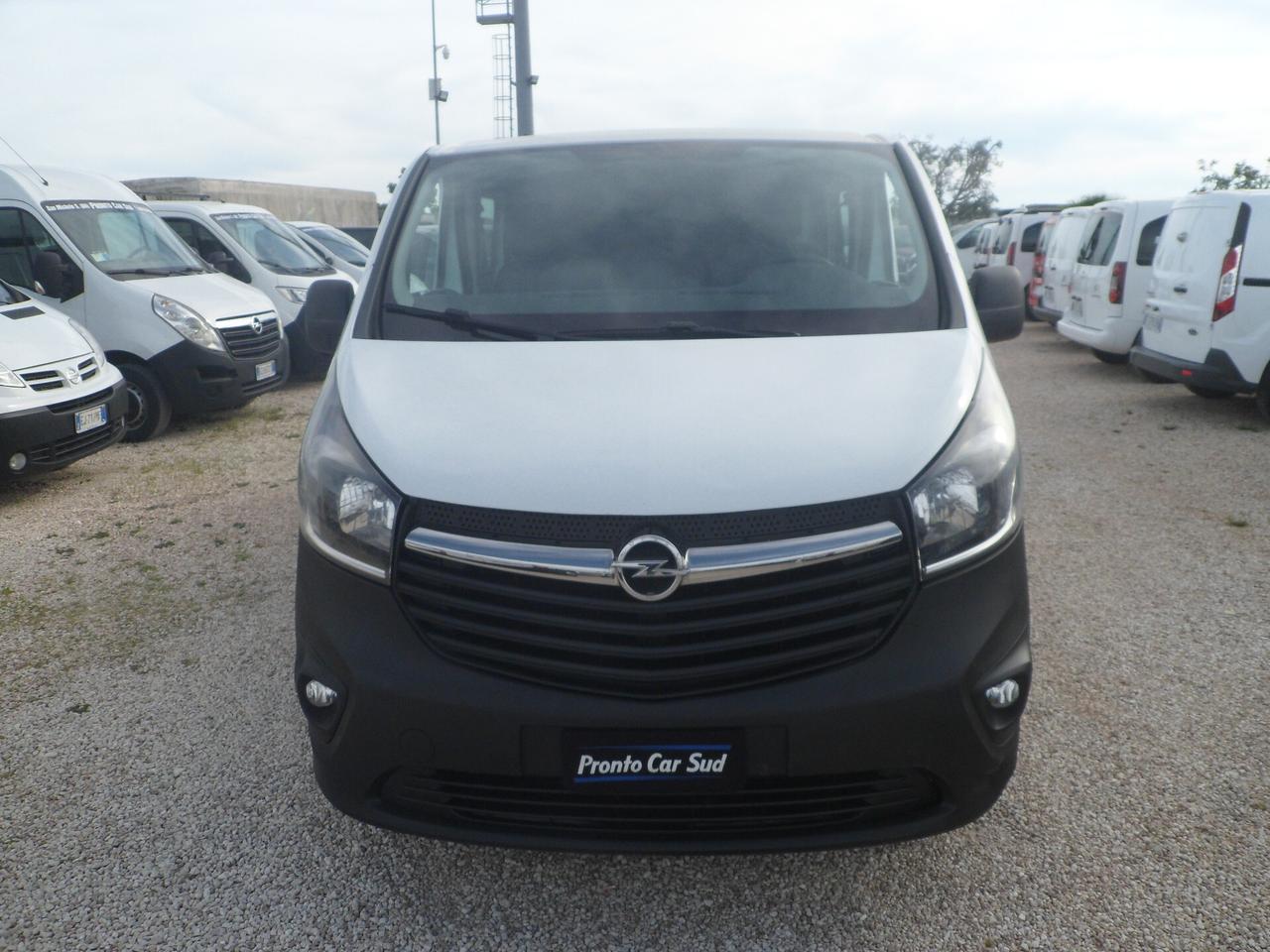 Opel Vivaro maxi 6 posti autocarro