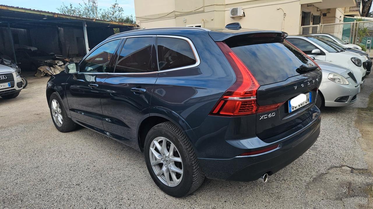 Volvo XC 60 XC60 B5 (d) AWD Geartronic Momentum