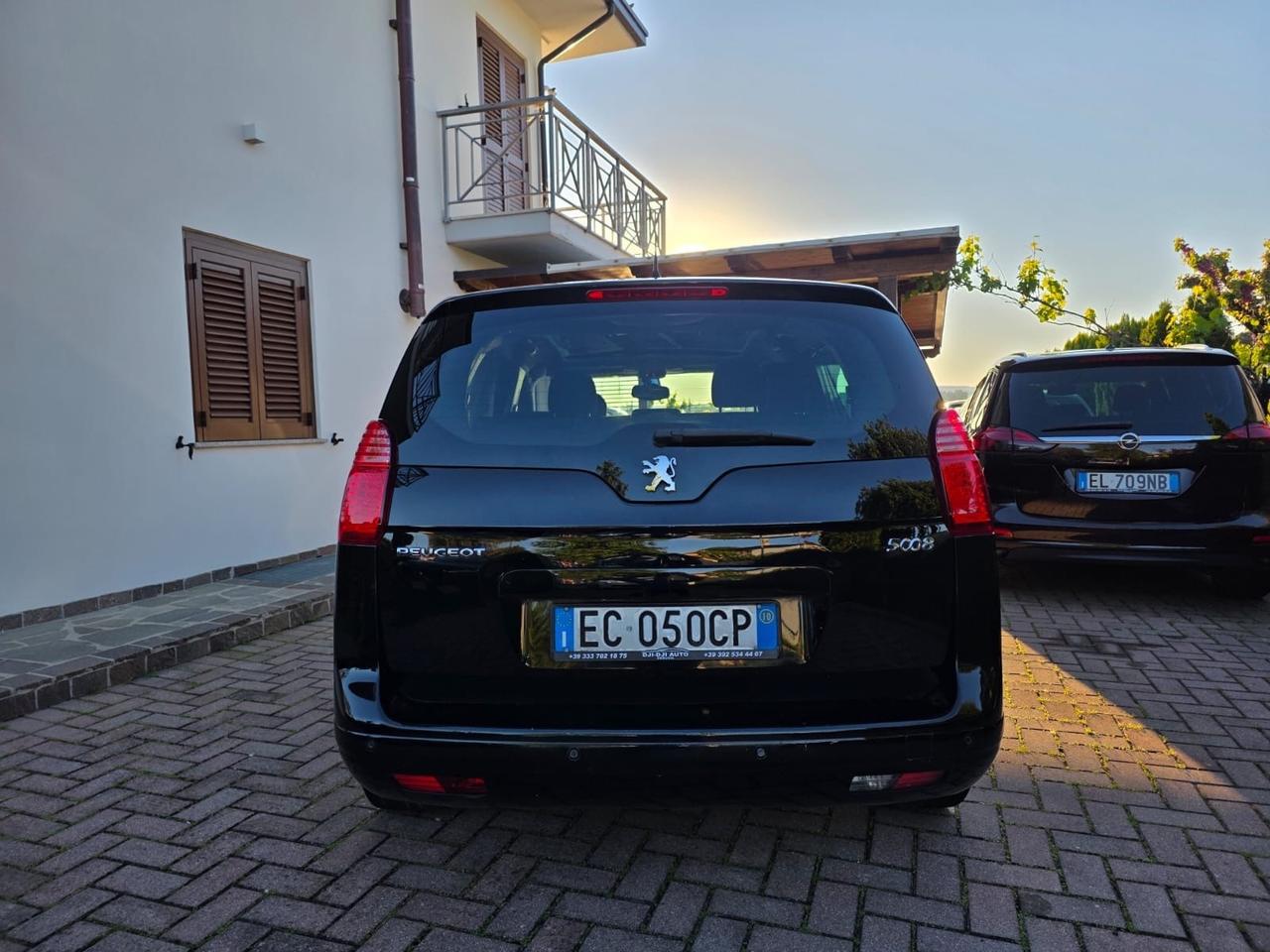 Peugeot 5008 1.6 HDi 110CV Féline