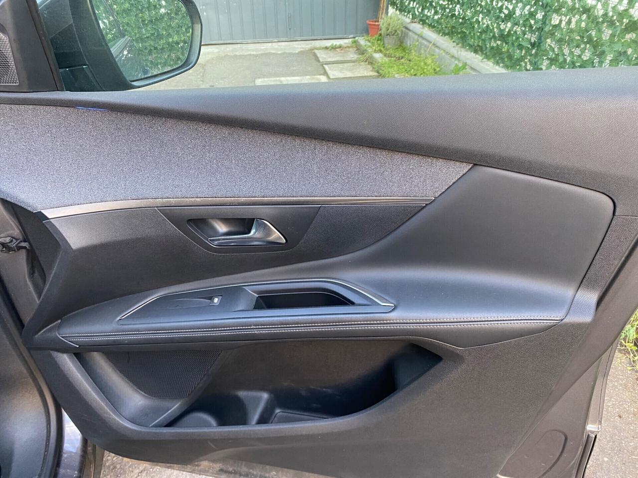 Peugeot 5008 PureTech Turbo 130 S&S EAT8 Allure