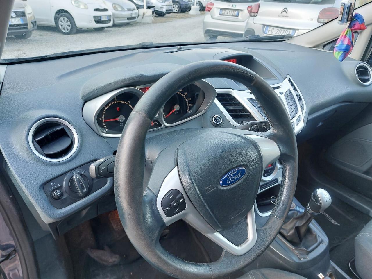 Ford Fiesta 1.4 TDCi 5p. Titanium OK NEOPATENTATI