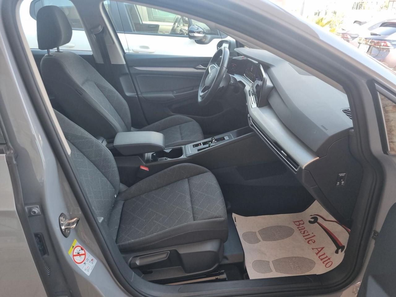 Golf VIII 2020 1.0 etsi evo Life 110cv dsg