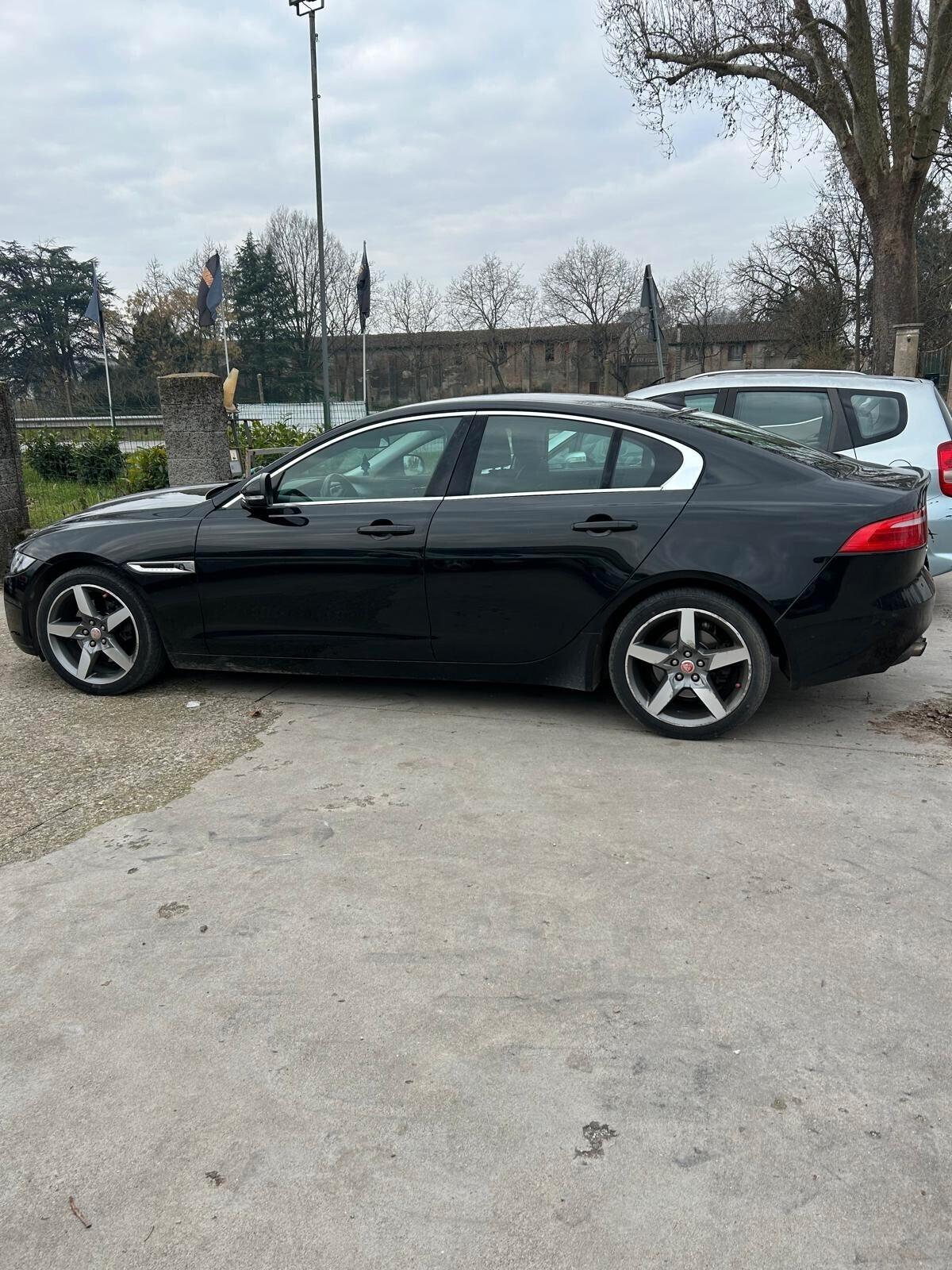Jaguar XE 2.0 D Turbo 180CV aut. Portfolio