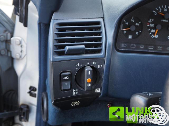 MERCEDES-BENZ SL 300 R129