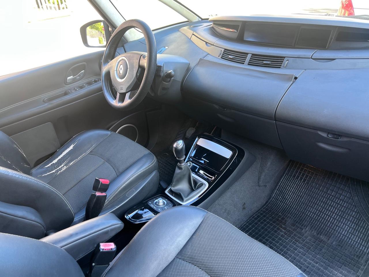 Renault Espace Grand 2.0 dCi 175CV con Gangio traino
