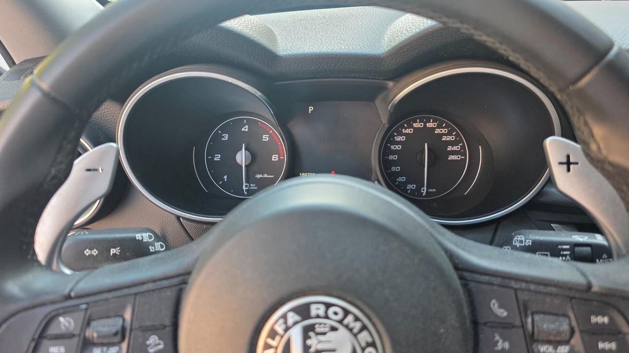 Alfa Romeo Stelvio 2.2 Turbodiesel 210 CV AT8 Q4 Super