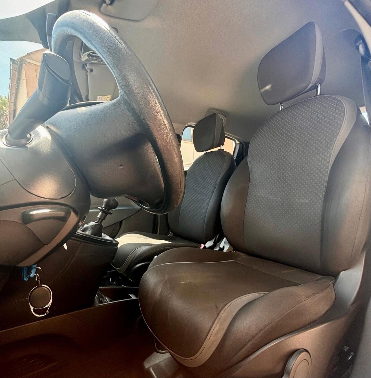 Lancia Ypsilon 1.2 69 CV 5 porte GPL Ecochic Silver