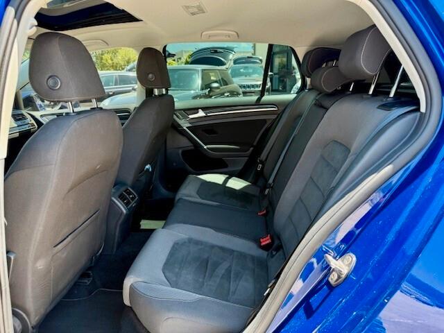 Volkswagen Golf 2.0 TDI DSG 5p. R-Line