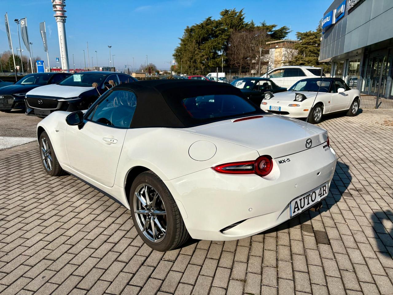Mazda MX-5 1.5L Skyactiv-G Exclusive-Line