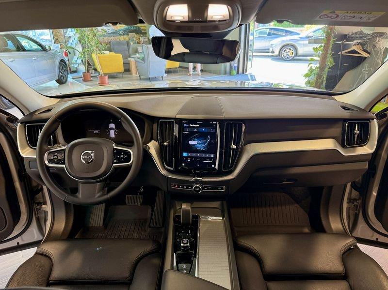 Volvo XC60 B4 automatico Plus Dark