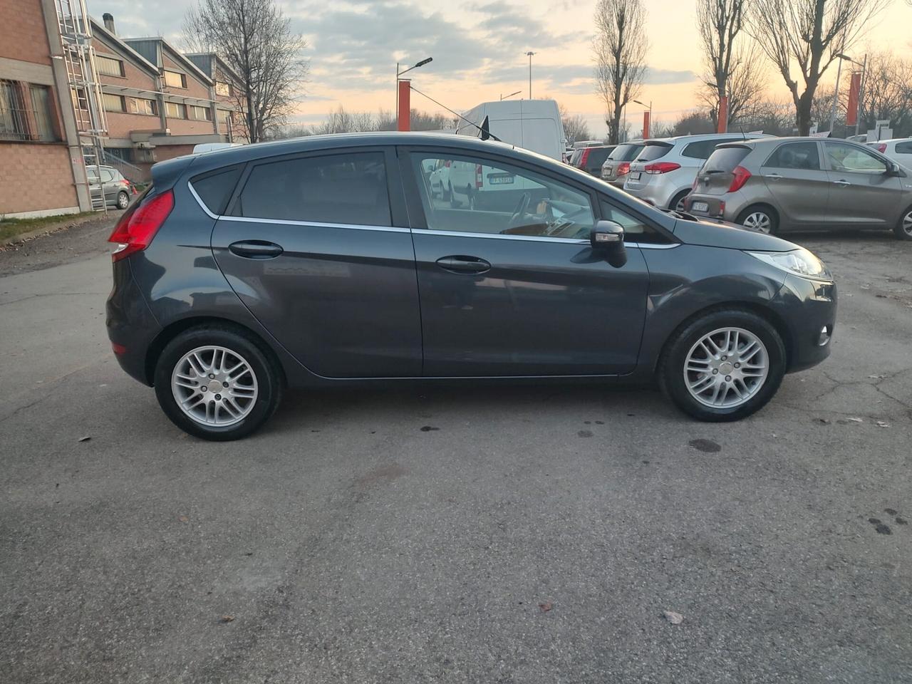 Ford Fiesta 1.4 5 porte Bz.- GPL Titanium, GARANZIA L.12 MESI, OK NEOPATENTATI