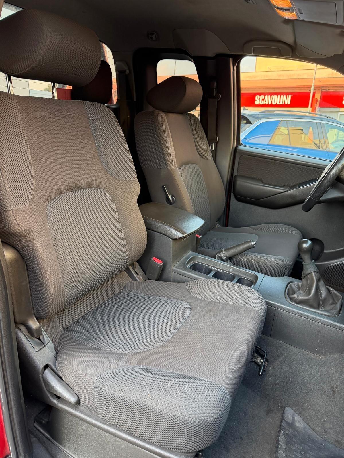 Nissan Navara 2.5 dCi LE