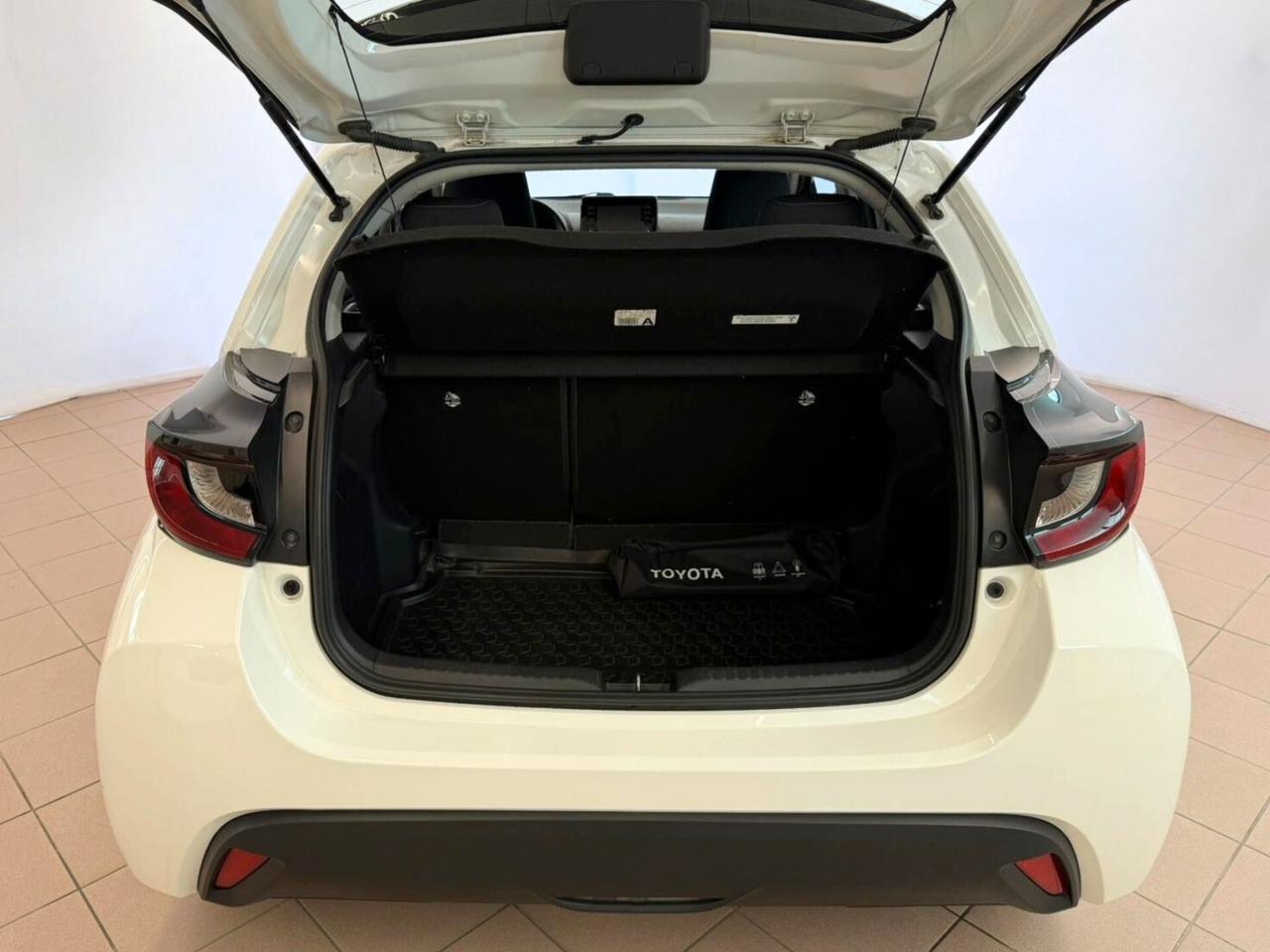 Toyota Yaris 1.5 Hybrid 5 porte Business