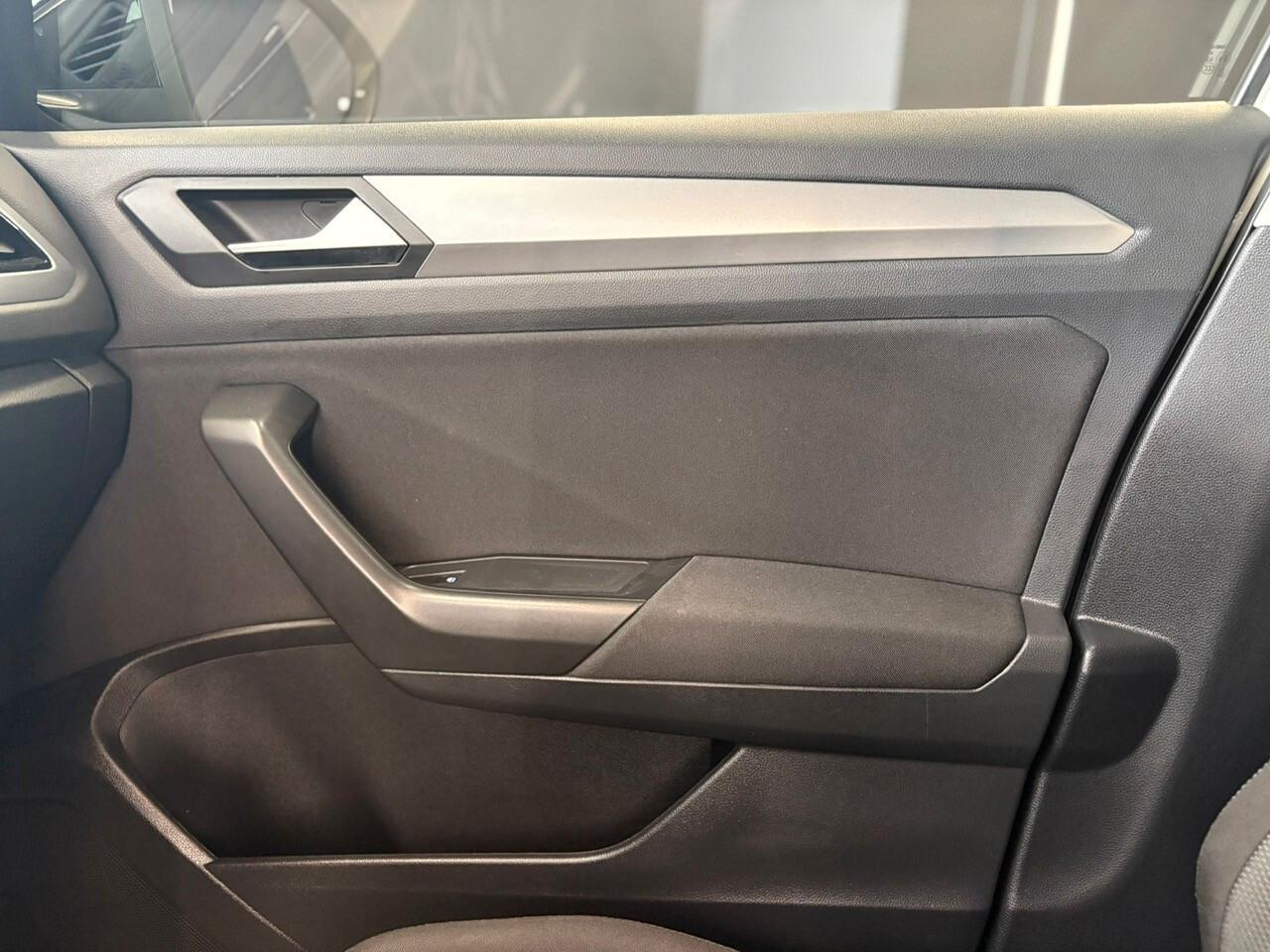 Volkswagen T-Roc 1.5 TSI 150 CV DSG 28.000 KM 2023