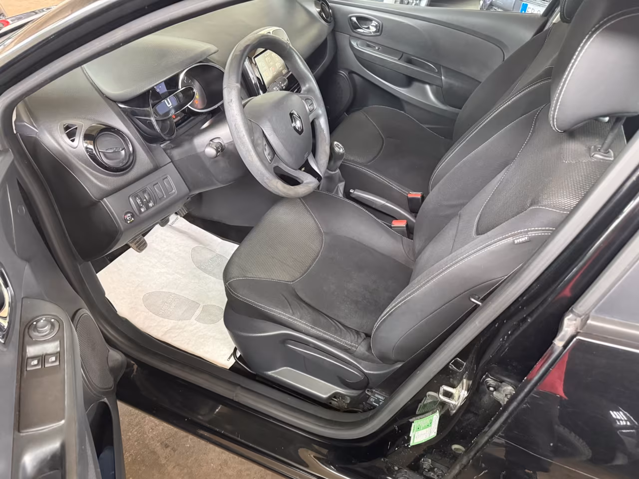 Renault Clio 1.2 75CV 5 porte Live Gpl