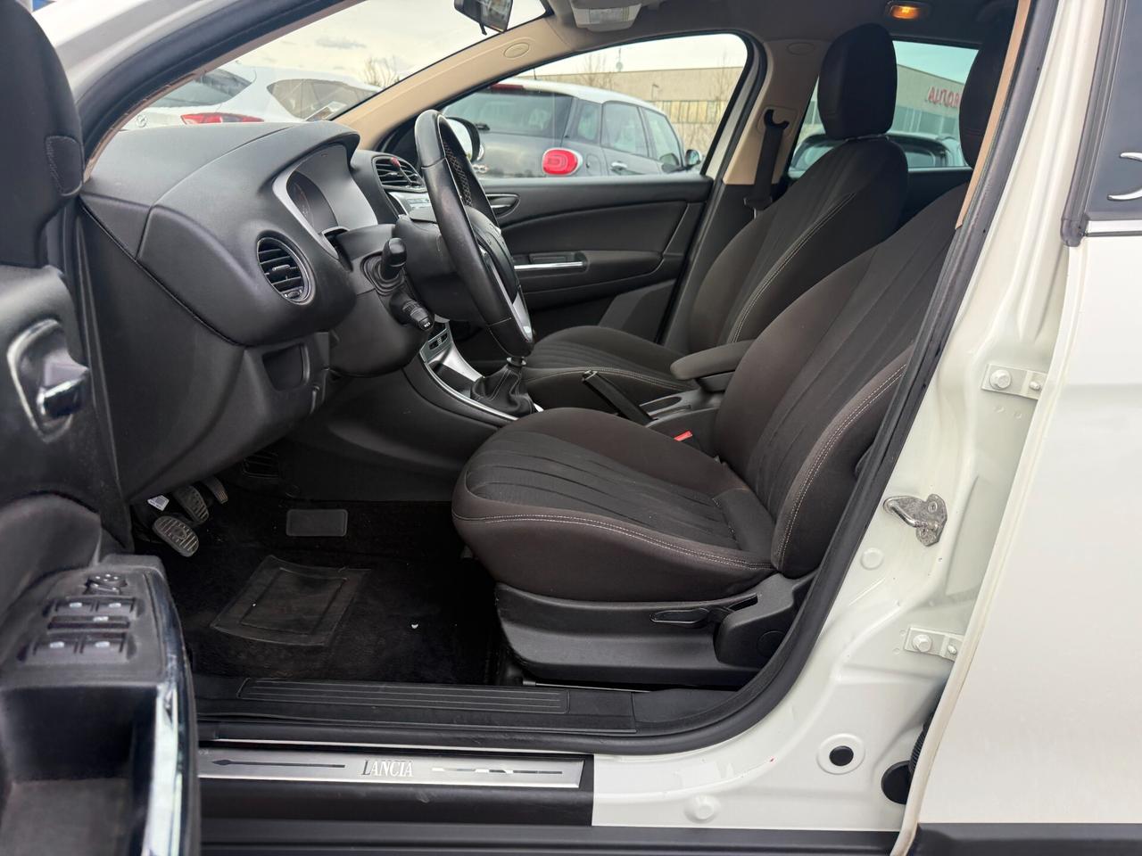 Lancia Delta 1.6 MJT DPF Gold